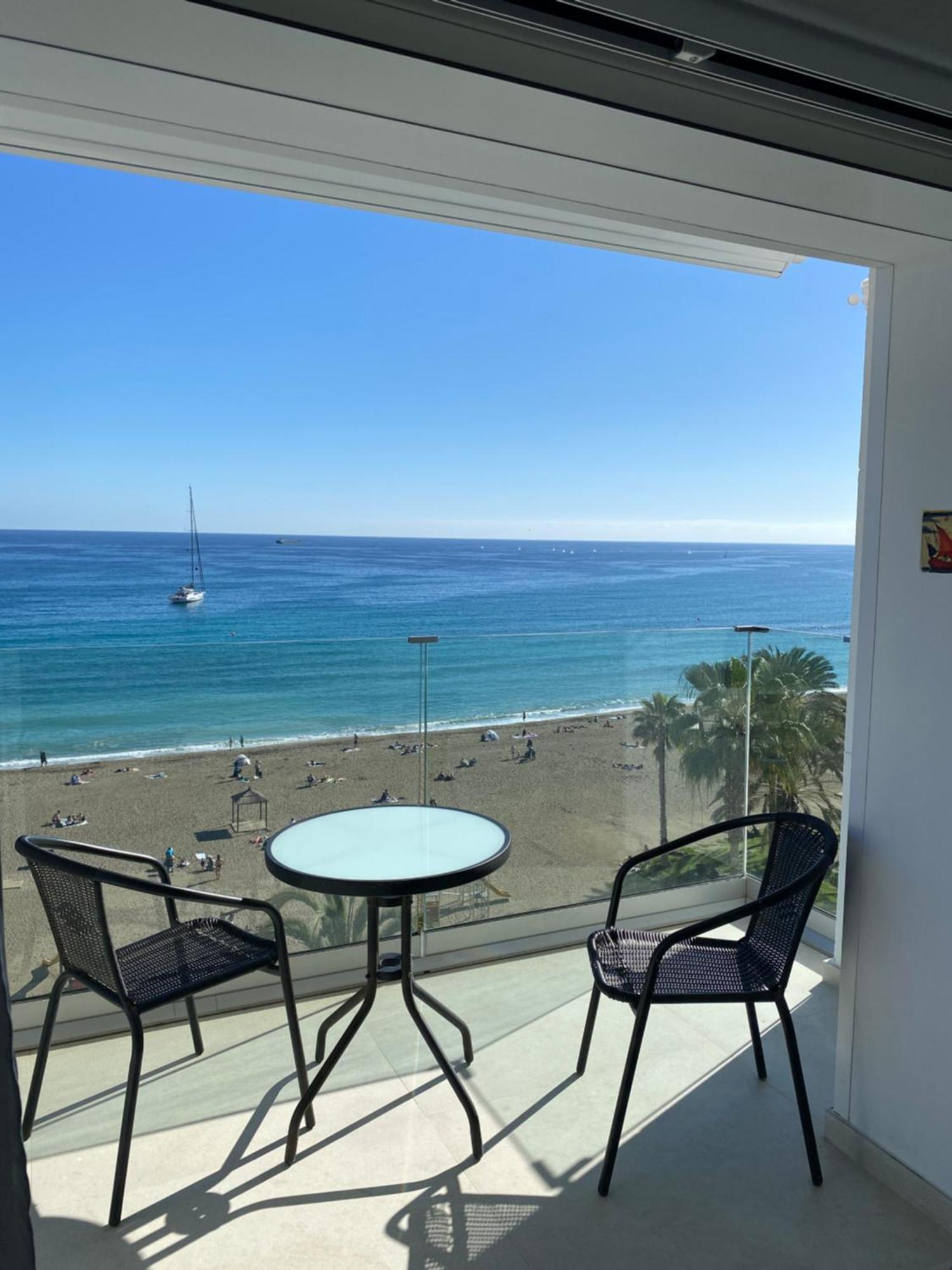 Playa Malagueta Vistas Frontal Al Mar Con Dos Dormitorios Málaga Dış mekan fotoğraf